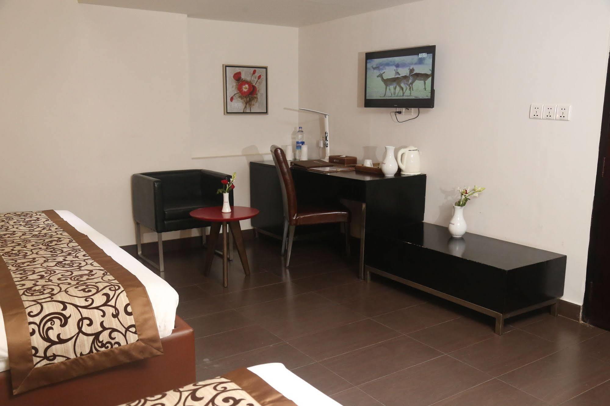 Galesia Hotel & Resort - Дакка Екстер'єр фото